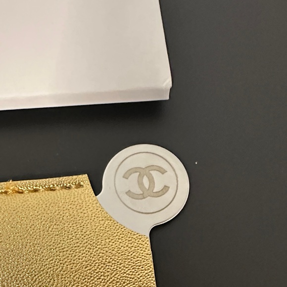 CHANEL Metallic Gold Card Holder w No Shatter Compact Mirror. New in Box - Picture 2 of 10